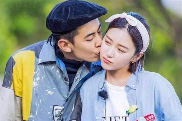 熱戀期過了為什么想分手 女生陷入熱戀期的表現(xiàn)特征 熱戀期過了為什么想分手 女生陷入熱戀期的表現(xiàn)特征