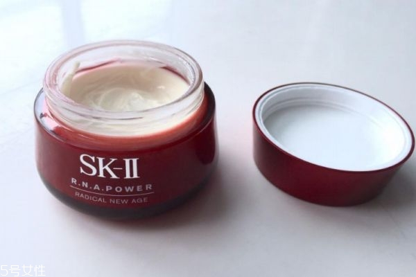 sk-ii適合什么年齡的人群呢 sk-ii的明星產(chǎn)品有什么呢 sk-ii適合什么年齡的人群呢 sk-ii的明星產(chǎn)品有什么呢