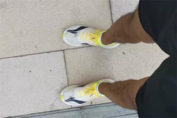 李寧飛電和天馬的區(qū)別 李寧飛電跑鞋腳感怎么樣 李寧飛電和天馬的區(qū)別 李寧飛電跑鞋腳感怎么樣