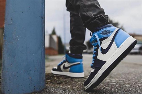 aj1黑曜石北卡藍真假對比 aj1北卡藍黑曜石真假鑒定 aj1黑曜石北卡藍真假對比 aj1北卡藍黑曜石真假鑒定