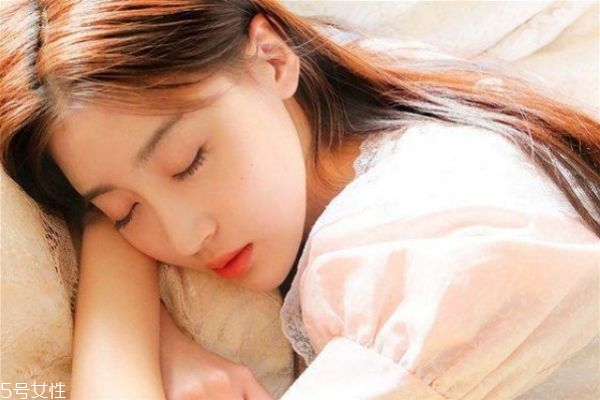 男生追女生時態(tài)度時冷時熱什么意思 聽聽大家怎么講 男生追女生時態(tài)度時冷時熱什么意思 聽聽大家怎么講