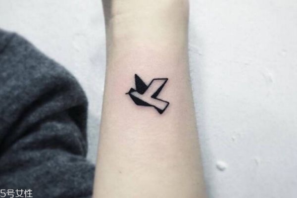 紋身多少天能恢復(fù)好 什么人不適合紋身 紋身多少天能恢復(fù)好 什么人不適合紋身