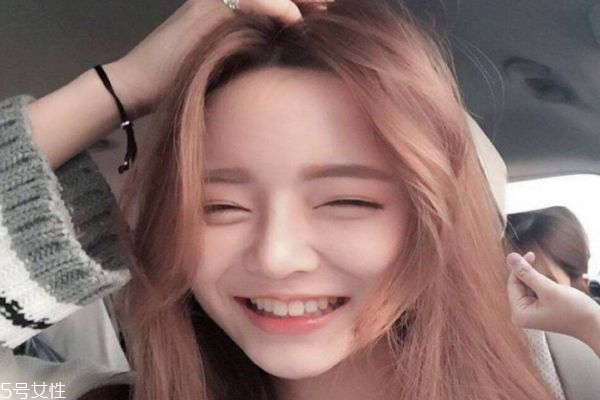 為什么追女生的時(shí)候女生忽冷忽熱 女生忽冷忽熱的原因 為什么追女生的時(shí)候女生忽冷忽熱 女生忽冷忽熱的原因