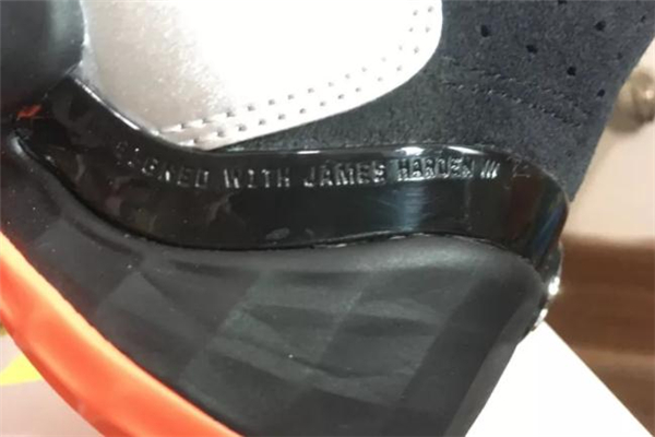 阿迪達斯哈登4黑銀開箱測評 哈登4和哈登2哪個舒服 阿迪達斯哈登4黑銀開箱測評 哈登4和哈登2哪個舒服