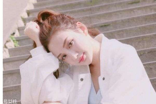 戀愛(ài)中女生應(yīng)不應(yīng)該愛(ài)撒嬌呢 撒嬌是一件壞事嗎 戀愛(ài)中女生應(yīng)不應(yīng)該愛(ài)撒嬌呢 撒嬌是一件壞事嗎