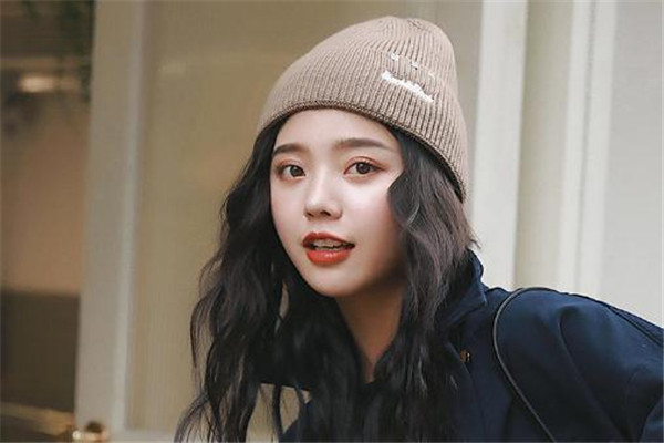 冬季適合戴帽子的發(fā)型 冬季適合戴的帽子有哪些 冬季適合戴帽子的發(fā)型 冬季適合戴的帽子有哪些
