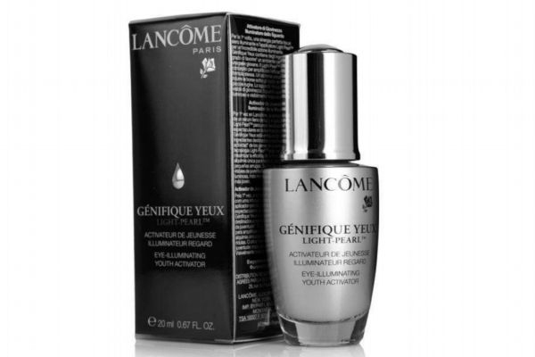 眼部精華和眼霜效果一樣嗎 眼部精華和眼霜用法相同嗎 眼部精華和眼霜效果一樣嗎 眼部精華和眼霜用法相同嗎