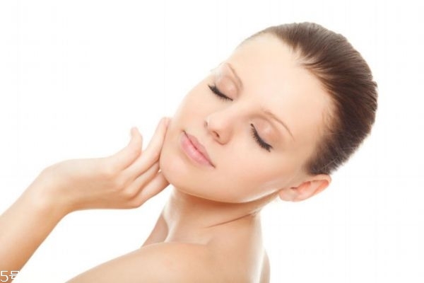 太陽曬斑怎么去除 怎么去除曬斑 太陽曬斑怎么去除 怎么去除曬斑