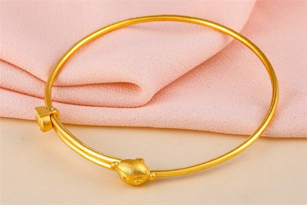 金至尊和謝瑞麟哪個(gè)好 金至尊和謝瑞麟哪個(gè)貴 金至尊和謝瑞麟哪個(gè)好 金至尊和謝瑞麟哪個(gè)貴