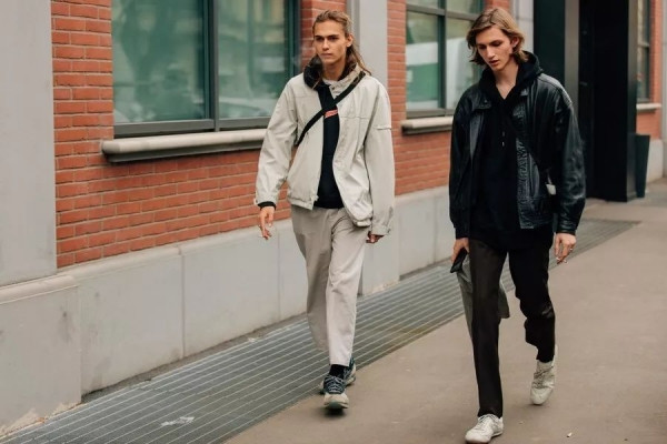 男士衛(wèi)衣怎么搭配 男士衛(wèi)衣搭哪些外套好看 男士衛(wèi)衣怎么搭配 男士衛(wèi)衣搭哪些外套好看