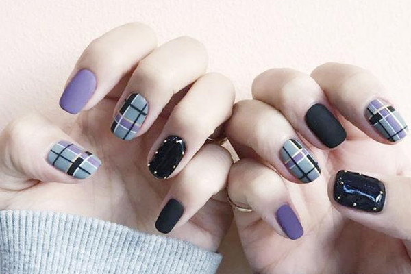 2019短款法式美甲有哪些 哪種美甲時尚又高級 2019短款法式美甲有哪些 哪種美甲時尚又高級