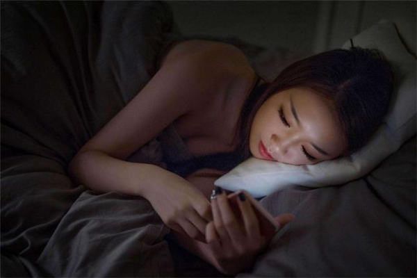 經(jīng)常熬夜可以瘦身嗎 熬夜吃什么補(bǔ)身體