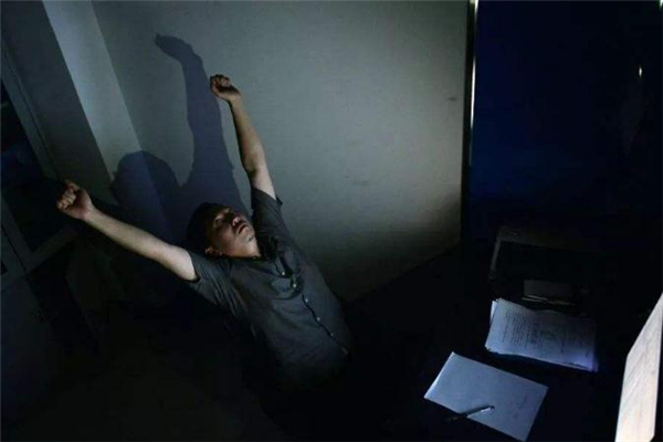 經(jīng)常熬夜可以瘦身嗎 熬夜吃什么補(bǔ)身體 經(jīng)常熬夜可以瘦身嗎 熬夜吃什么補(bǔ)身體