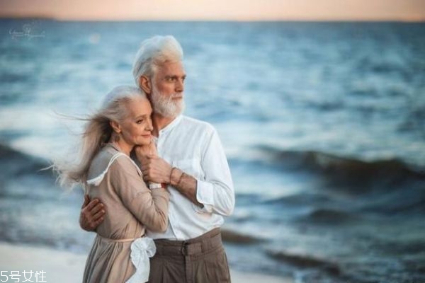 如何維護婚姻關(guān)系 夫妻增進感情的小技巧