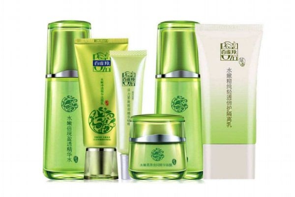 秋季應(yīng)該怎么使用水乳呢 秋季護膚小技巧有什么呢