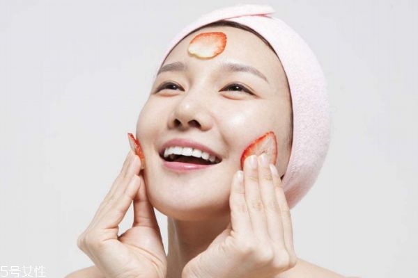 為什么痘痘會(huì)反反復(fù)復(fù)呢 怎么根治痘痘呢 為什么痘痘會(huì)反反復(fù)復(fù)呢 怎么根治痘痘呢