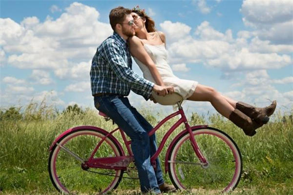 一個人在不在乎你看哪幾點 一個人不在乎你的表現(xiàn)有哪些 一個人在不在乎你看哪幾點 一個人不在乎你的表現(xiàn)有哪些