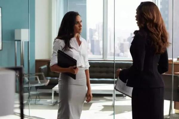 職場女性如何穿搭 適合職場女性穿的連衣裙 職場女性如何穿搭 適合職場女性穿的連衣裙