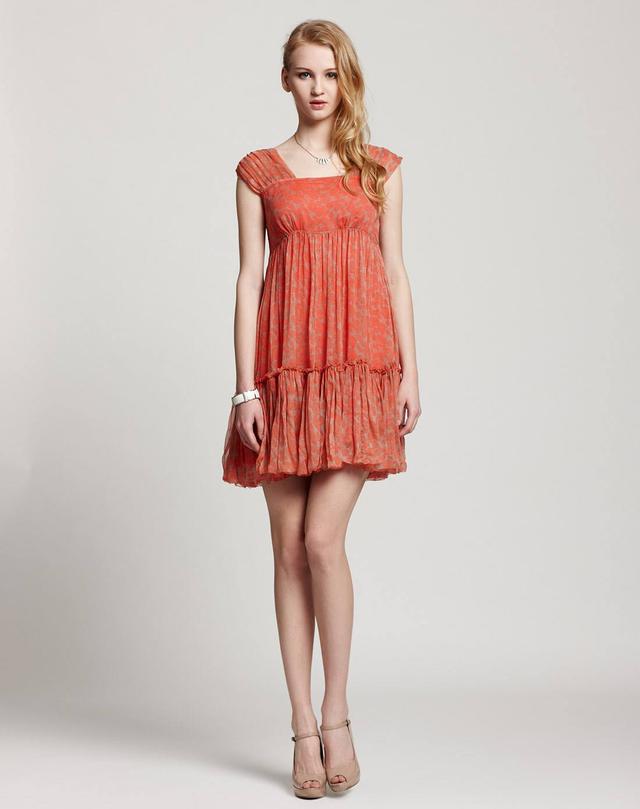 高腰褲適合什么人穿 高腰褲的優(yōu)點(diǎn)有這些 高腰褲適合什么人穿 高腰褲的優(yōu)點(diǎn)有這些