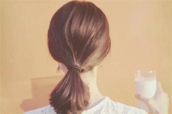 漂過的頭發(fā)能燙嗎 漂過的頭發(fā)能拉直嗎 漂過的頭發(fā)能燙嗎 漂過的頭發(fā)能拉直嗎