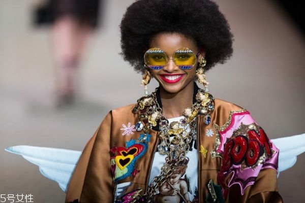 杜嘉班納是怎么樣的品牌呢 杜嘉班納是哪個(gè)國(guó)家的呢 杜嘉班納是怎么樣的品牌呢 杜嘉班納是哪個(gè)國(guó)家的呢