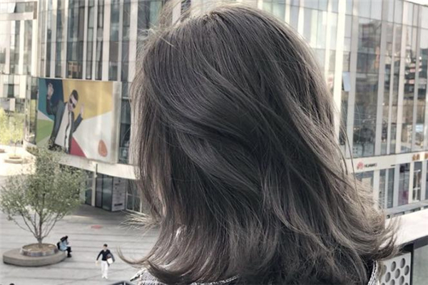 鉛筆灰頭發(fā)怎么染 鉛筆灰掉色后是什么顏色 鉛筆灰頭發(fā)怎么染 鉛筆灰掉色后是什么顏色