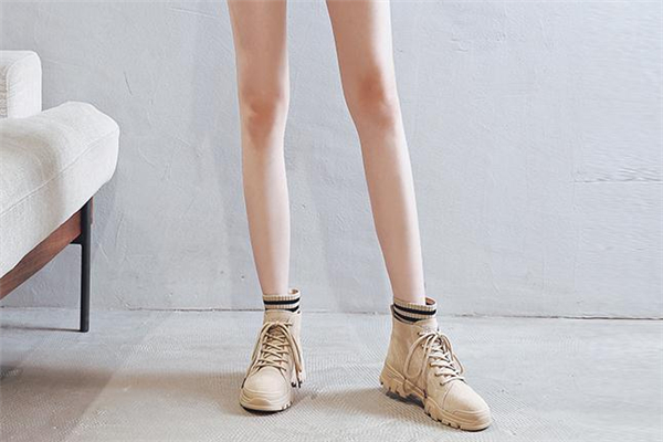 小個子女生秋天穿什么顯高 小個子女生秋天如何穿搭 小個子女生秋天穿什么顯高 小個子女生秋天如何穿搭