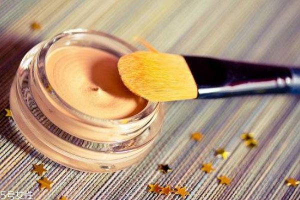 遮瑕膏的作用有哪些 遮瑕膏有什么作用 遮瑕膏的作用有哪些 遮瑕膏有什么作用