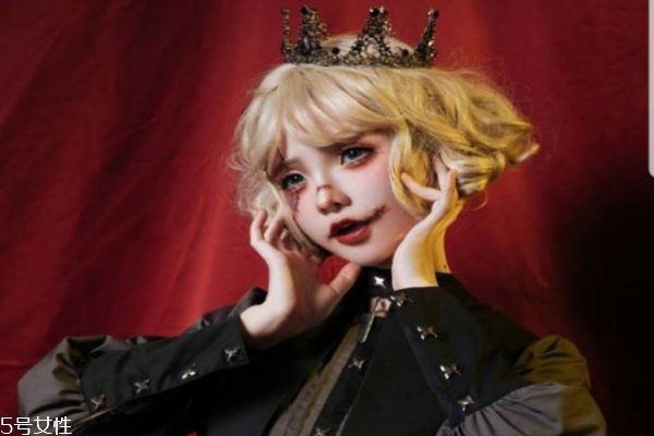 什么是洛麗塔風(fēng)格 病嬌洛麗塔妝容畫法 什么是洛麗塔風(fēng)格 病嬌洛麗塔妝容畫法