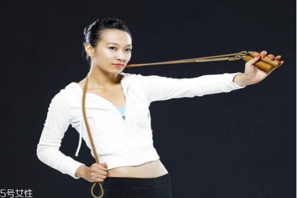 跳繩可以減肥嗎 跳繩有什么好處呢 跳繩可以減肥嗎 跳繩有什么好處呢