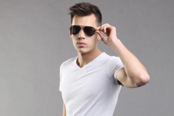 秋冬男士清爽發(fā)型有哪些 高個(gè)子男生發(fā)型有哪些 秋冬男士清爽發(fā)型有哪些 高個(gè)子男生發(fā)型有哪些