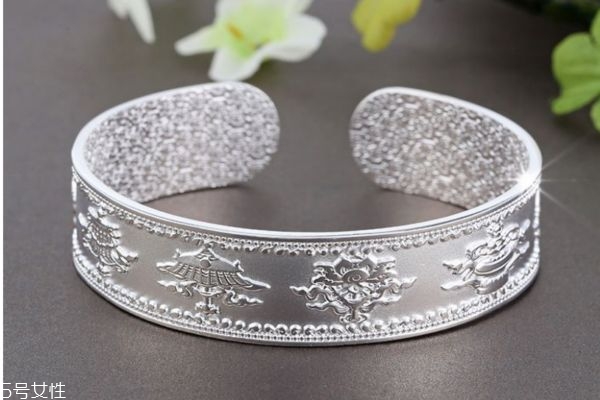 七度銀飾是怎么樣的品牌呢 七度銀飾是哪個(gè)國(guó)家的呢 七度銀飾是怎么樣的品牌呢 七度銀飾是哪個(gè)國(guó)家的呢