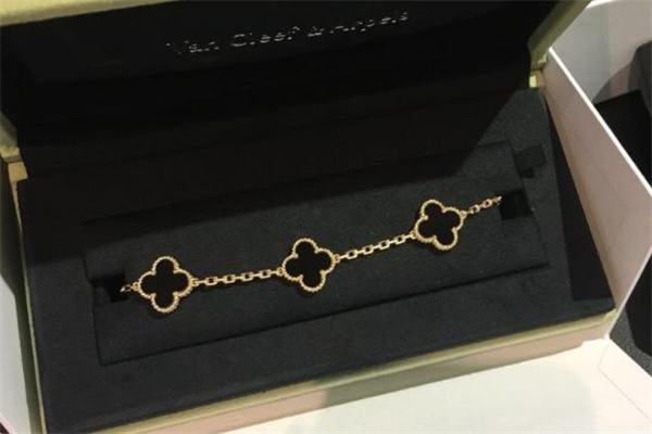 梵克雅寶五花手鏈?zhǔn)鞘裁床馁|(zhì) vca五花手鏈?zhǔn)屈S金的嗎 梵克雅寶五花手鏈?zhǔn)鞘裁床馁|(zhì) vca五花手鏈?zhǔn)屈S金的嗎