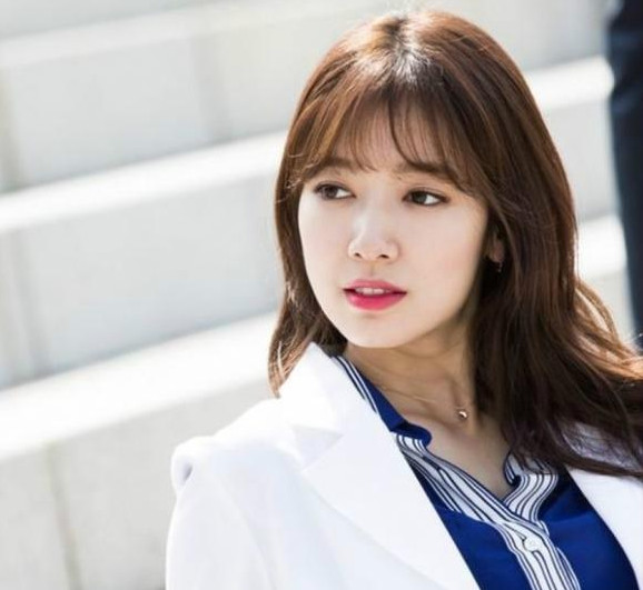 劉海適合哪種臉型 劉海和臉型的搭配建議 劉海適合哪種臉型 劉海和臉型的搭配建議