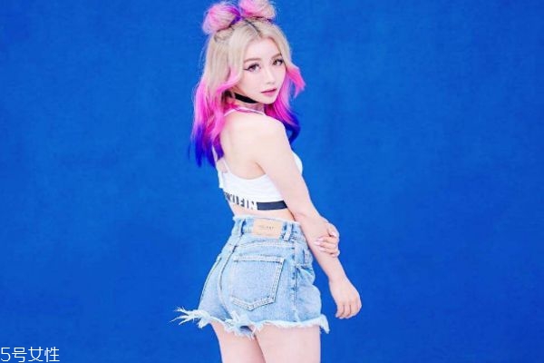 如何瘦手臂呢 手臂應(yīng)該怎么瘦呢 如何瘦手臂呢 手臂應(yīng)該怎么瘦呢