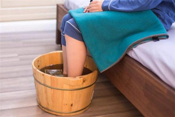 鹽水泡腳泡多久才有效 鹽水泡腳可以天天泡嗎 鹽水泡腳泡多久才有效 鹽水泡腳可以天天泡嗎