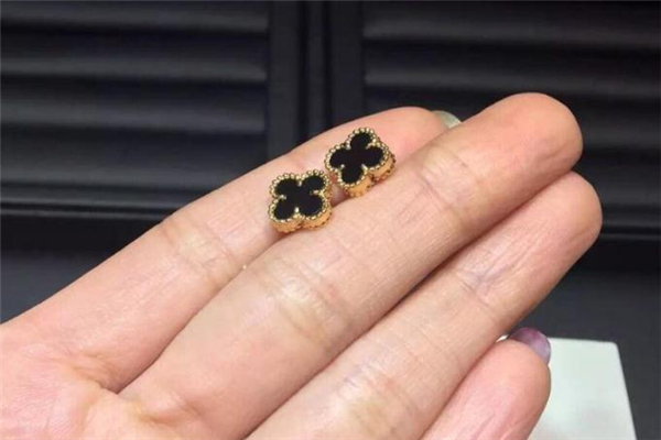 梵克雅寶在哪個(gè)國家最便宜 梵克雅寶哪里買最便宜 梵克雅寶在哪個(gè)國家最便宜 梵克雅寶哪里買最便宜