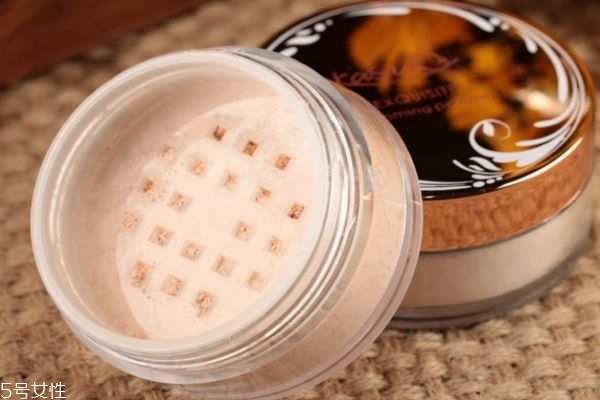 定妝粉哪個牌子好用 定妝粉結(jié)塊了怎么辦 定妝粉哪個牌子好用 定妝粉結(jié)塊了怎么辦