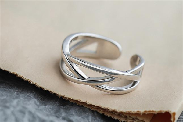 結(jié)婚后可以戴尾戒嗎 結(jié)婚的人能戴尾戒嗎 結(jié)婚后可以戴尾戒嗎 結(jié)婚的人能戴尾戒嗎