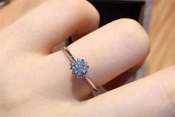 訂婚戒指斷了預(yù)示著什么 訂婚戒指斷了怎么處理 訂婚戒指斷了預(yù)示著什么 訂婚戒指斷了怎么處理