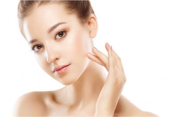 秋季皮膚干燥的原因 秋冬季護(hù)膚補(bǔ)水小常識