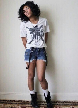 吊帶褲怎么搭配 吊帶褲上衣怎么搭配 吊帶褲怎么搭配 吊帶褲上衣怎么搭配