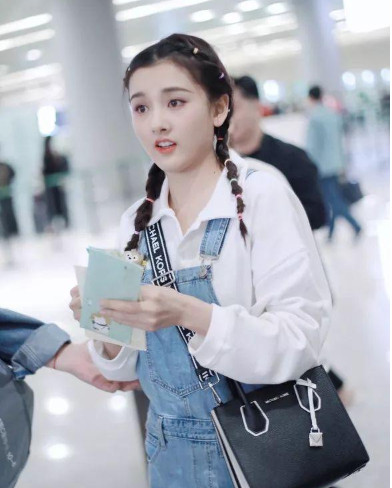 買什么款式的吊帶褲最好看 買什么款式的吊帶褲最好看