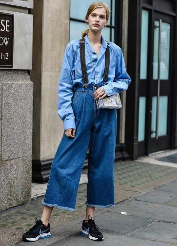 買什么款式的吊帶褲最好看 買什么款式的吊帶褲最好看