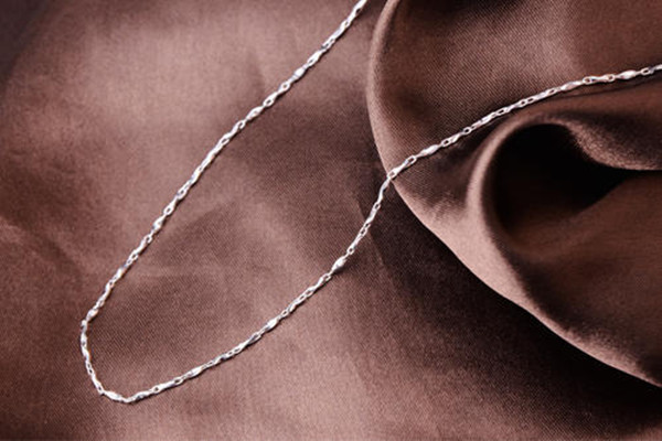 性價比較高的項鏈品牌有哪些 適合大學(xué)生購買的項鏈有哪些 性價比較高的項鏈品牌有哪些 適合大學(xué)生購買的項鏈有哪些