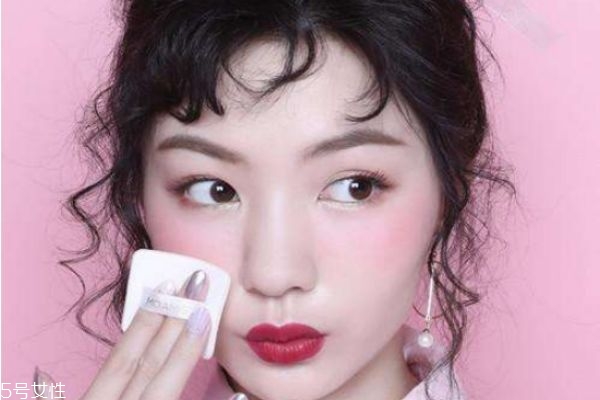 定妝的產(chǎn)品種類有哪些 哪些定妝產(chǎn)品比較好 定妝的產(chǎn)品種類有哪些 哪些定妝產(chǎn)品比較好