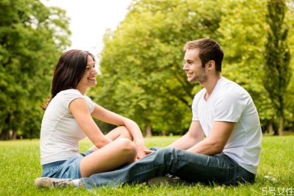 情侶約會(huì)聊天發(fā)生爭(zhēng)吵怎么辦 約會(huì)聊天冷場(chǎng)怎么辦