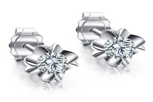 鉑金耳釘怎么保存 戴鉑金耳環(huán)要注意什么 鉑金耳釘怎么保存 戴鉑金耳環(huán)要注意什么