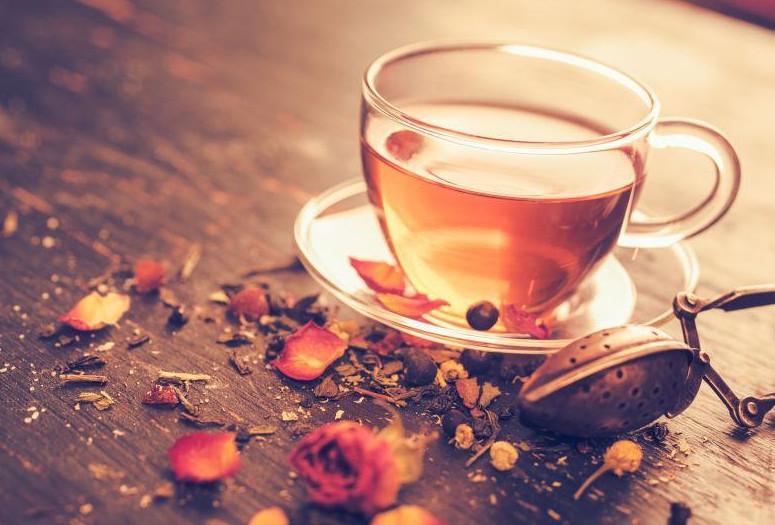 喝玫瑰花茶可以美容嗎 玫瑰花茶美容養(yǎng)顏美白排毒 喝玫瑰花茶可以美容嗎 玫瑰花茶美容養(yǎng)顏美白排毒