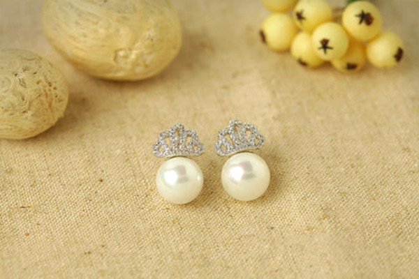 珍珠耳環(huán)的搭配方法 珍珠耳環(huán)怎么保養(yǎng) 珍珠耳環(huán)的搭配方法 珍珠耳環(huán)怎么保養(yǎng)
